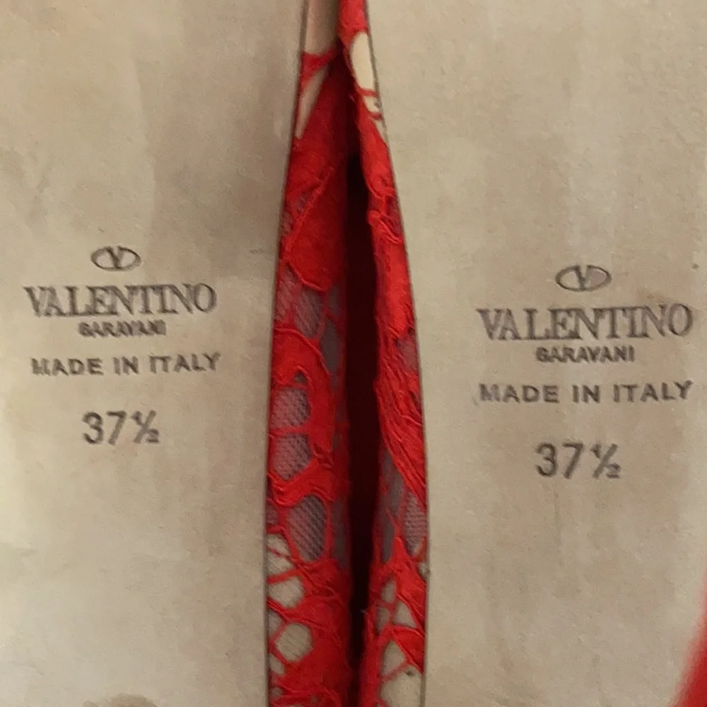 Valentino Garavani red heels - Picture 7 of 8